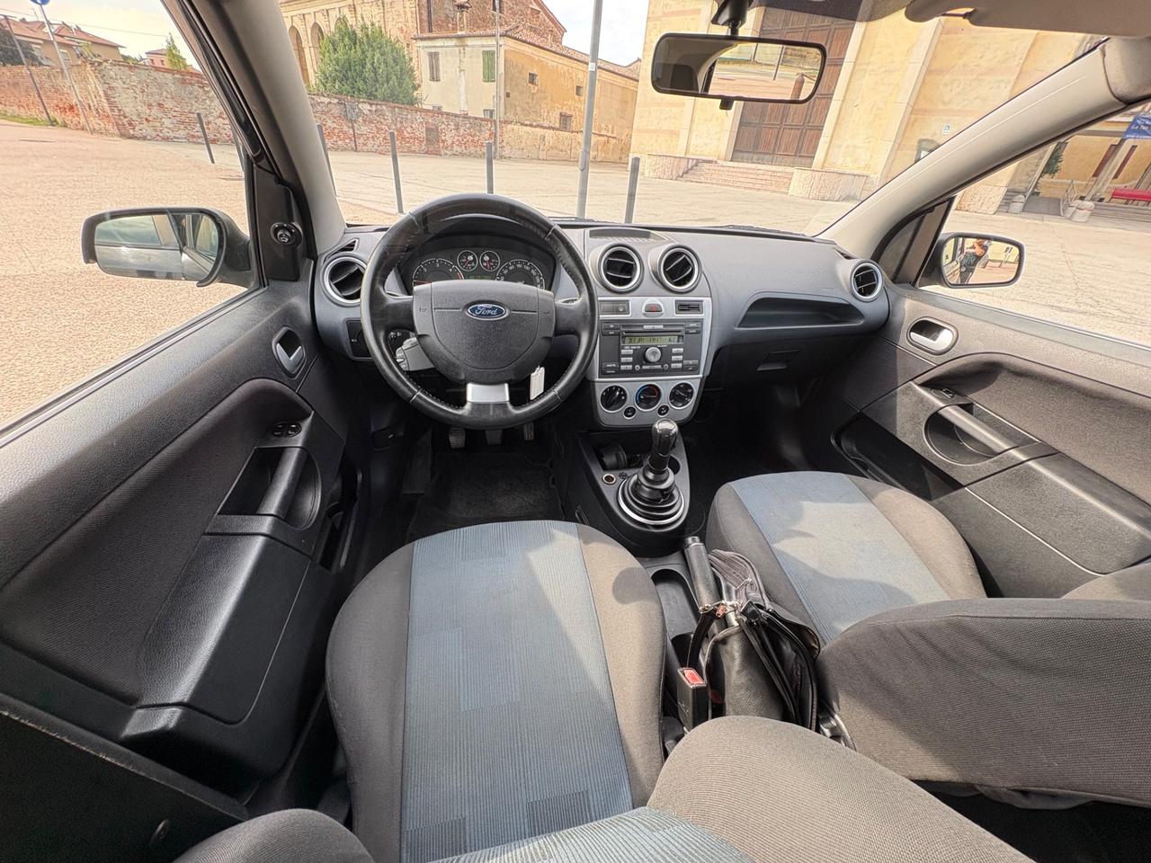 Ford Fiesta 1.4 TDCi 5p. Neo patentati