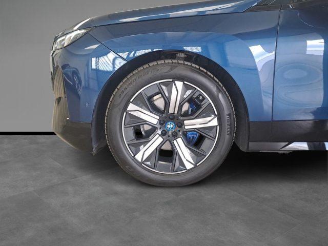 BMW iX xDrive 40 Pacchetto Sportivo Aut.