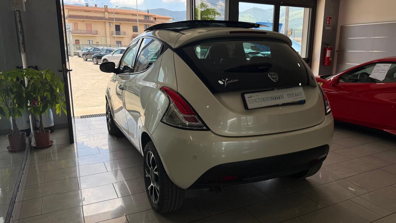 LANCIA YPSILON 1.3 MJT TETTO APRIBILE