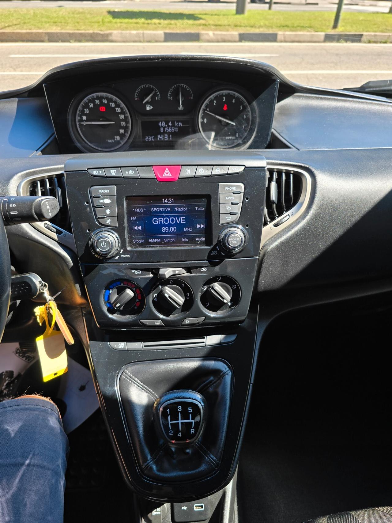 Lancia Ypsilon 1.2 69 CV 5 porte S&S Gold