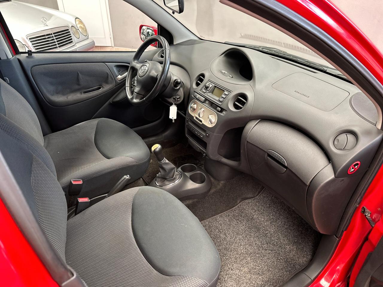 Toyota Yaris 1.0i 16V 5 porte Sol 2003