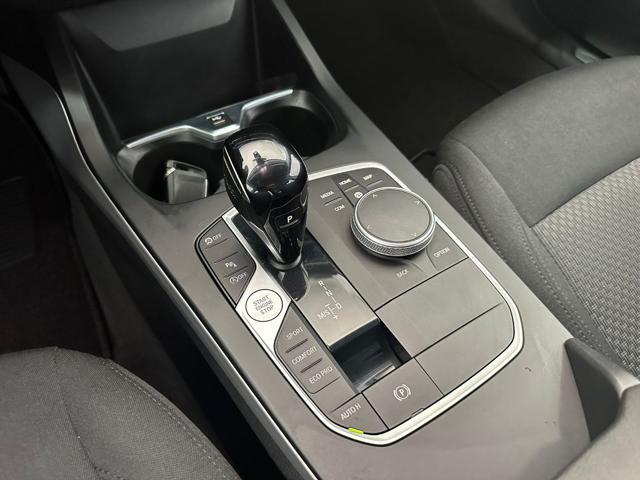 BMW 118 d 5p. Advantage UNIPRO+NAVI+CARPLAY+PDC!