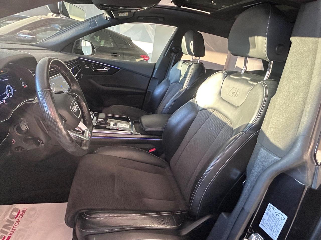 Audi Q8 50 TDI 286 CV quattro Sport black Edition