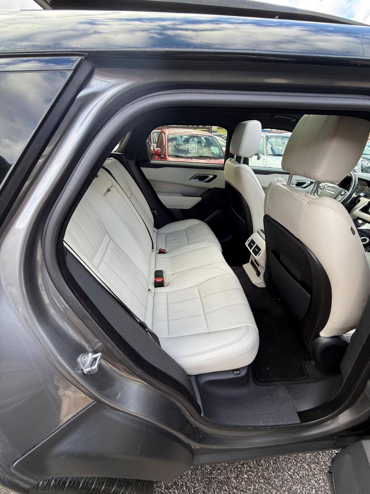 Velar 2.0D I4 240 CV R-Dynamic/unipro/rate/permute