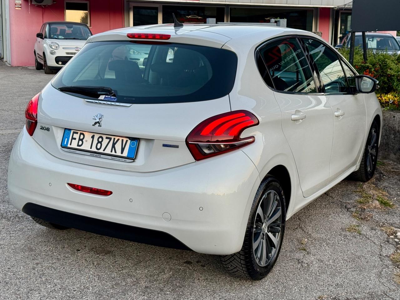 Peugeot 208 1.2i 82CV Allure 99.000Km NEOPATENTATI