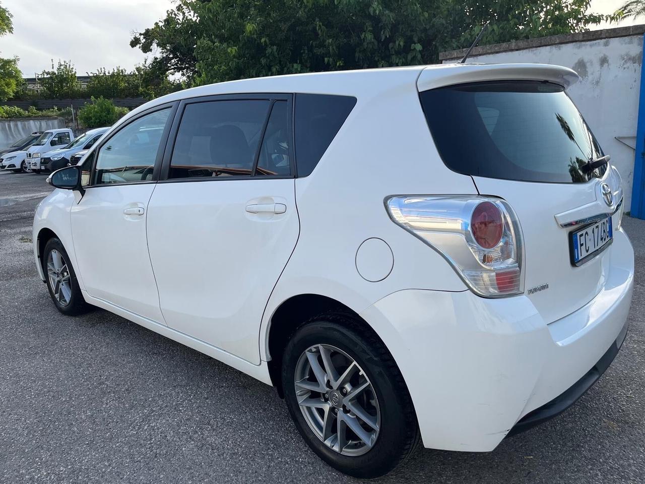 Toyota verso 1.6 D-4D- km 140000-12/2015