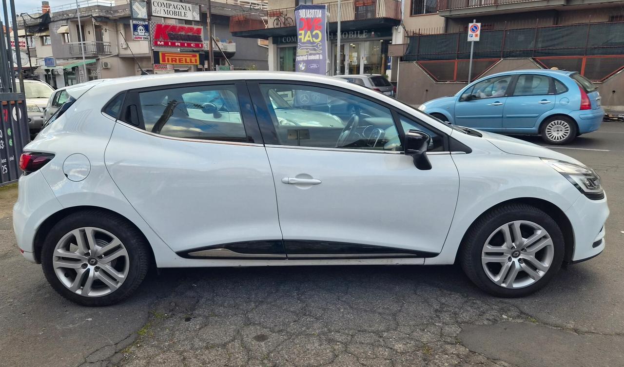 Renault Clio dCi 8V 75 CV 5 porte Moschino Life