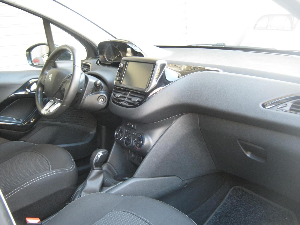 Peugeot 208 1.2 53000 KM AUTOEMILIA
