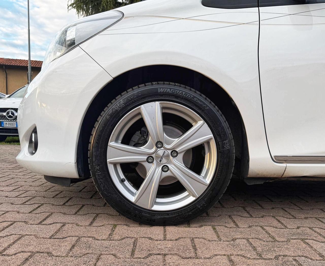 Toyota Yaris 1.3 5 porte OK NEOPATENTATI