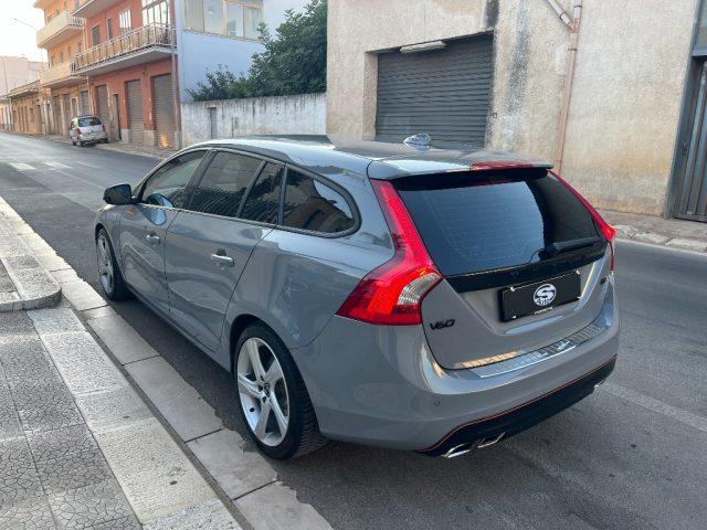 VOLVO V60 2.0 D3 R-design