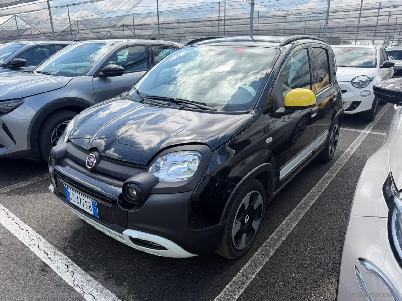 FIAT Panda 1.0 FireFly S&S Hybrid PACK CROSS