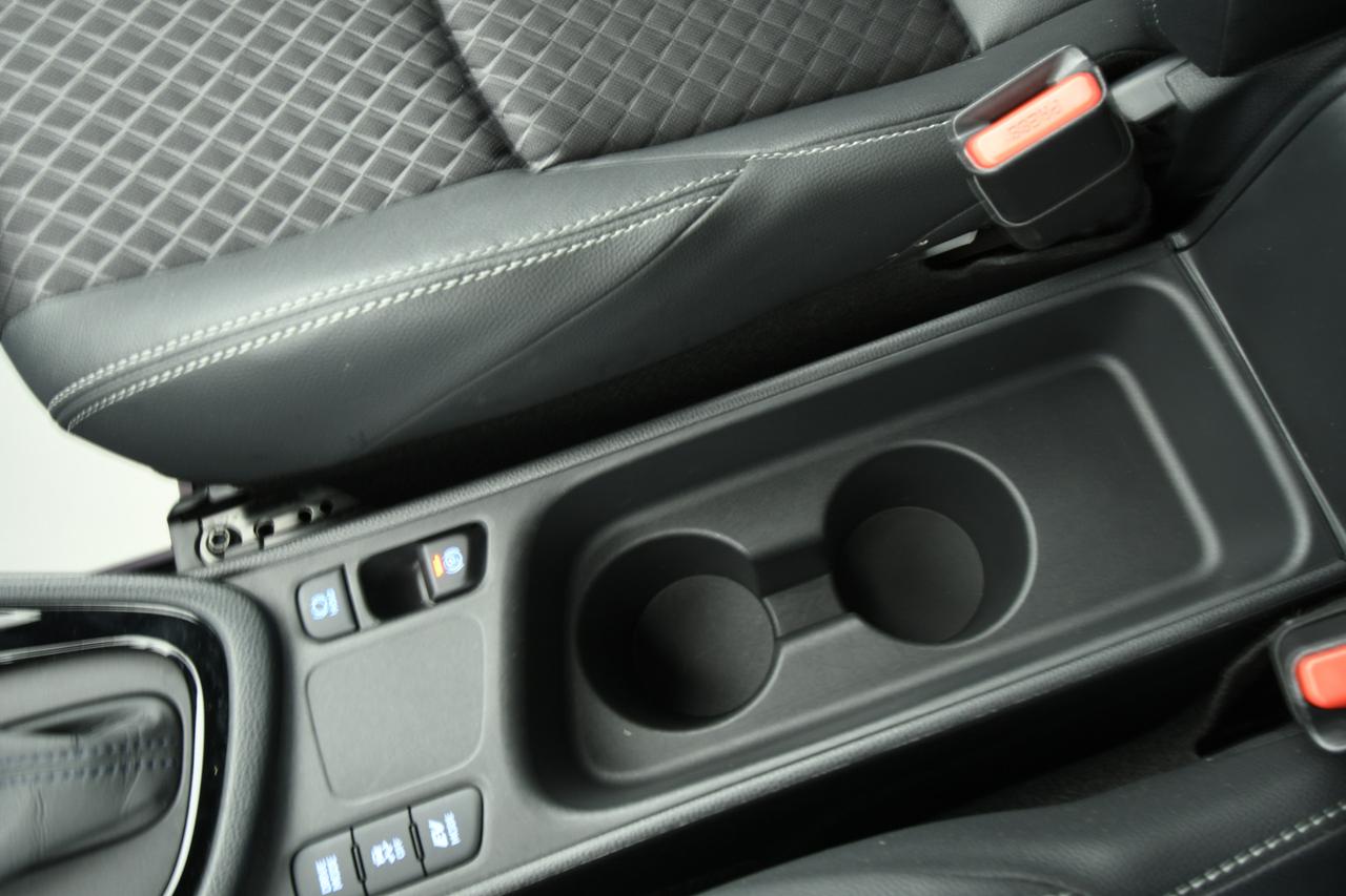 TOYOTA Yaris 1.5h Style CAMERA+ACC+APP CONNECT+NEOPATENTATI