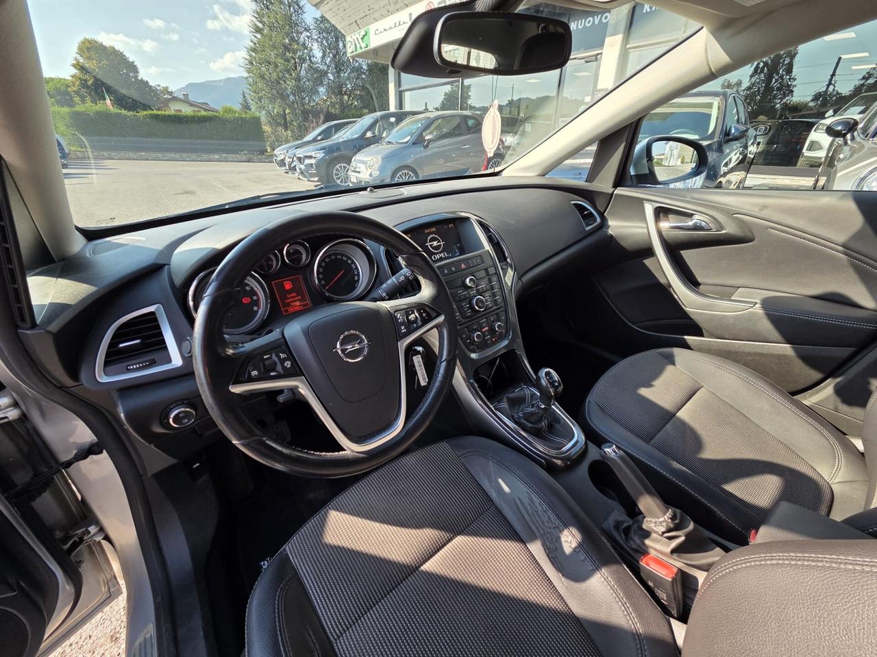 Opel Astra 1.4 Turbo 120CV 5 porte Cosmo *neopatentati* unipro* tagliandi certificati*