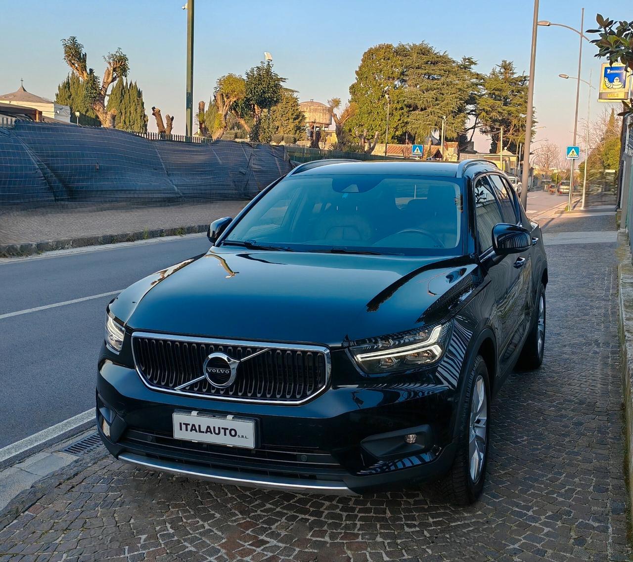 Volvo XC40 T3 Momentum Pro