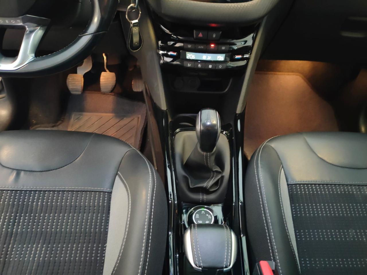Peugeot 2008 BlueHDi 100 S&S Allure