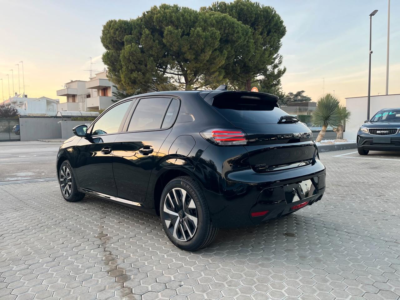 Peugeot 208 PureTech 100 Stop&Start 5 porte Business Km0