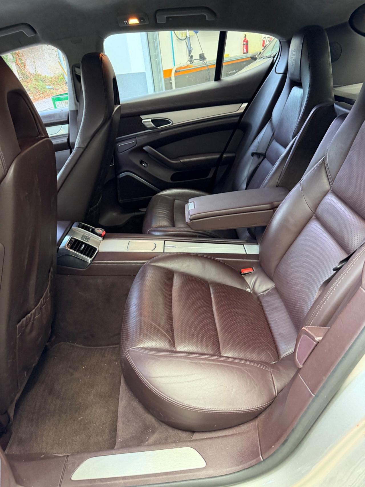 Porsche Panamera 4.8 Turbo BOOK SERVICE
