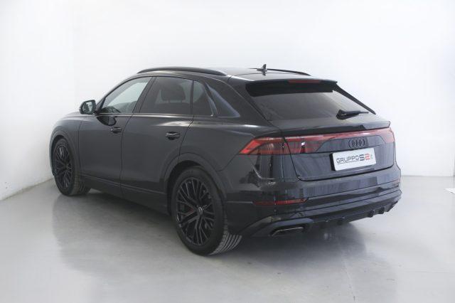 AUDI Q8 50 TDI 286 CV quattro S-line Black Edition