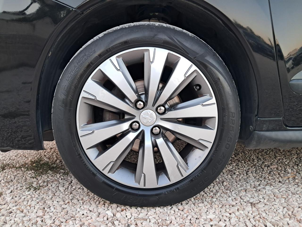 Peugeot 3008 1.6 HDi 112CV Allure*CLIMA*TETTO*CERCHI