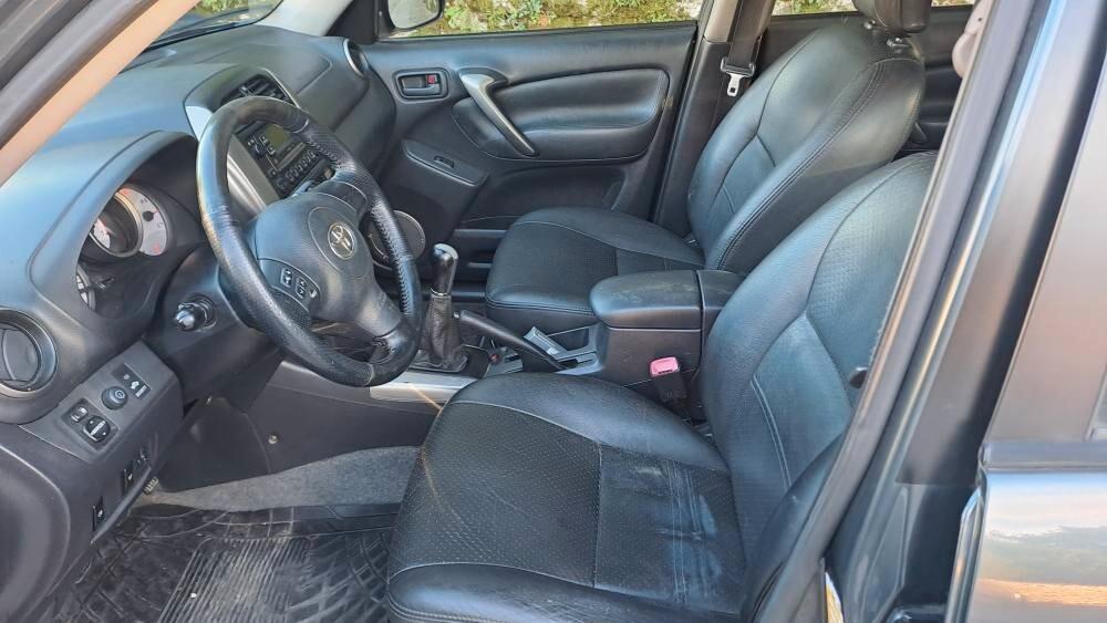 Toyota RAV 4 RAV4 2.0 Tdi D-4D GANCIO TRAINO 1500 KG