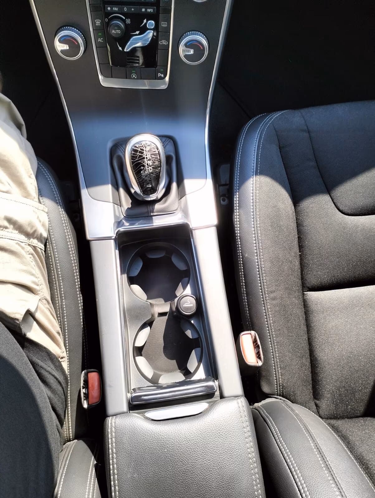 Volvo V60 D2 Geartronic R-design KM 90.000