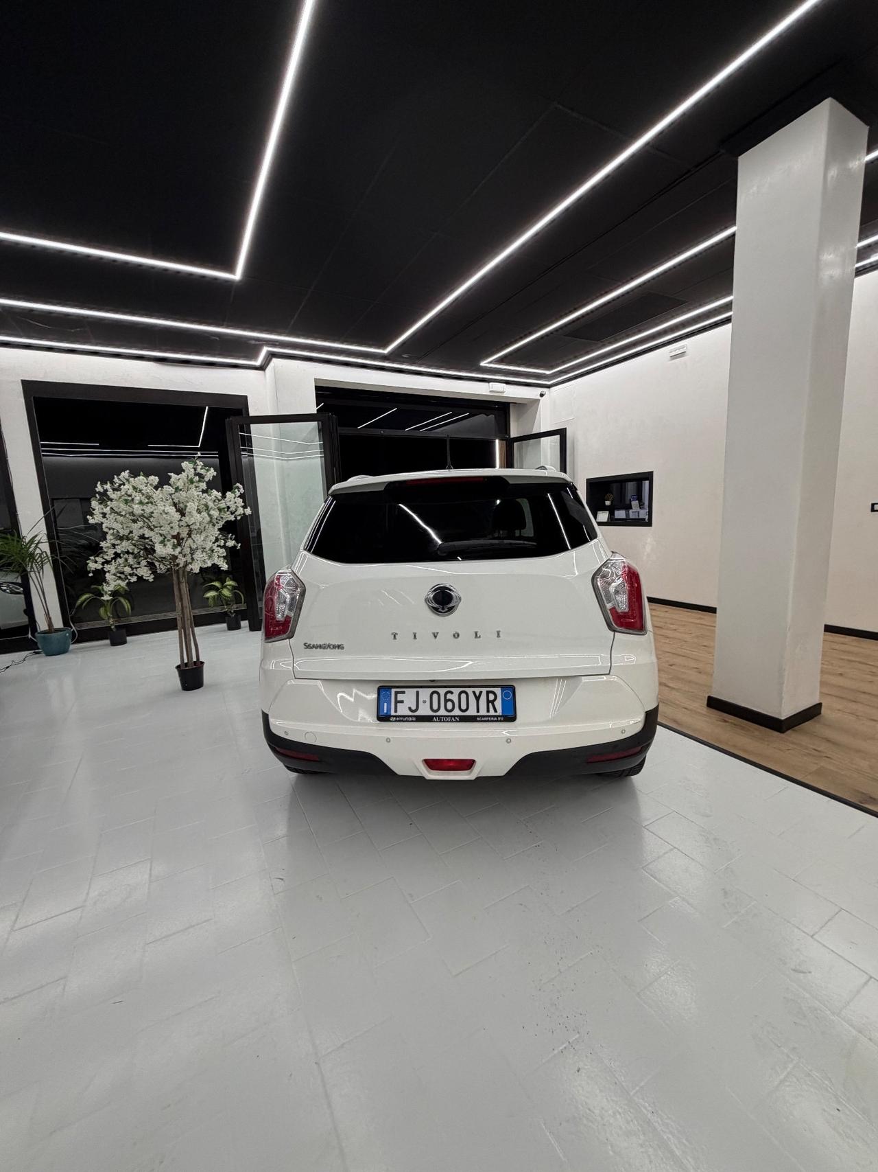 Ssangyong Tivoli 1.6 2WD Be Visual Hot Aebs