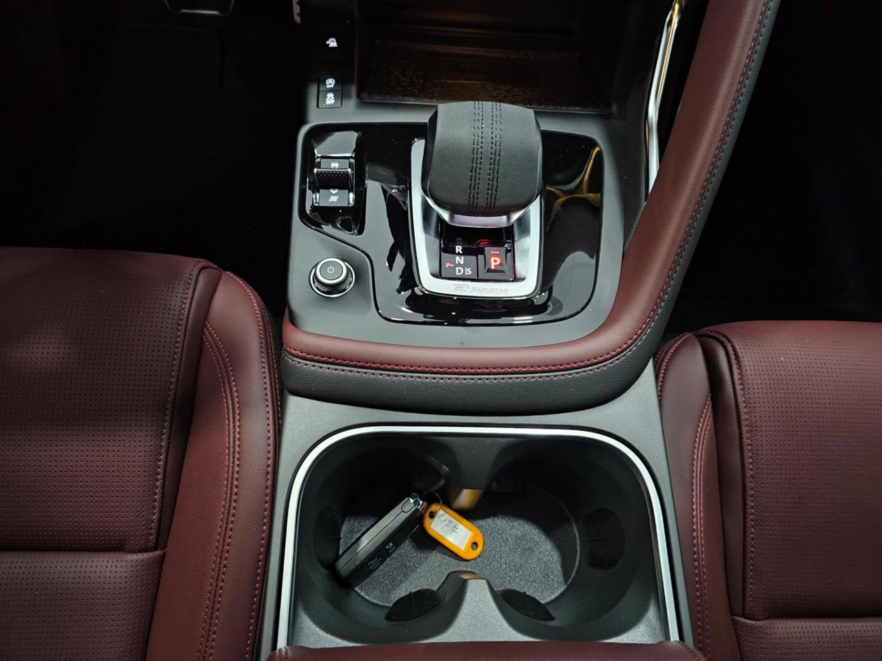 Jaguar E-Pace R-Dynamic SE Navi Camera Tetto C.20" LED BlackPack