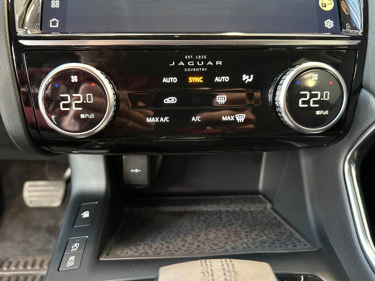 Jaguar E-Pace 2.0d i4 mhev SE awd 163cv auto-20"-Pelle-Camera 360