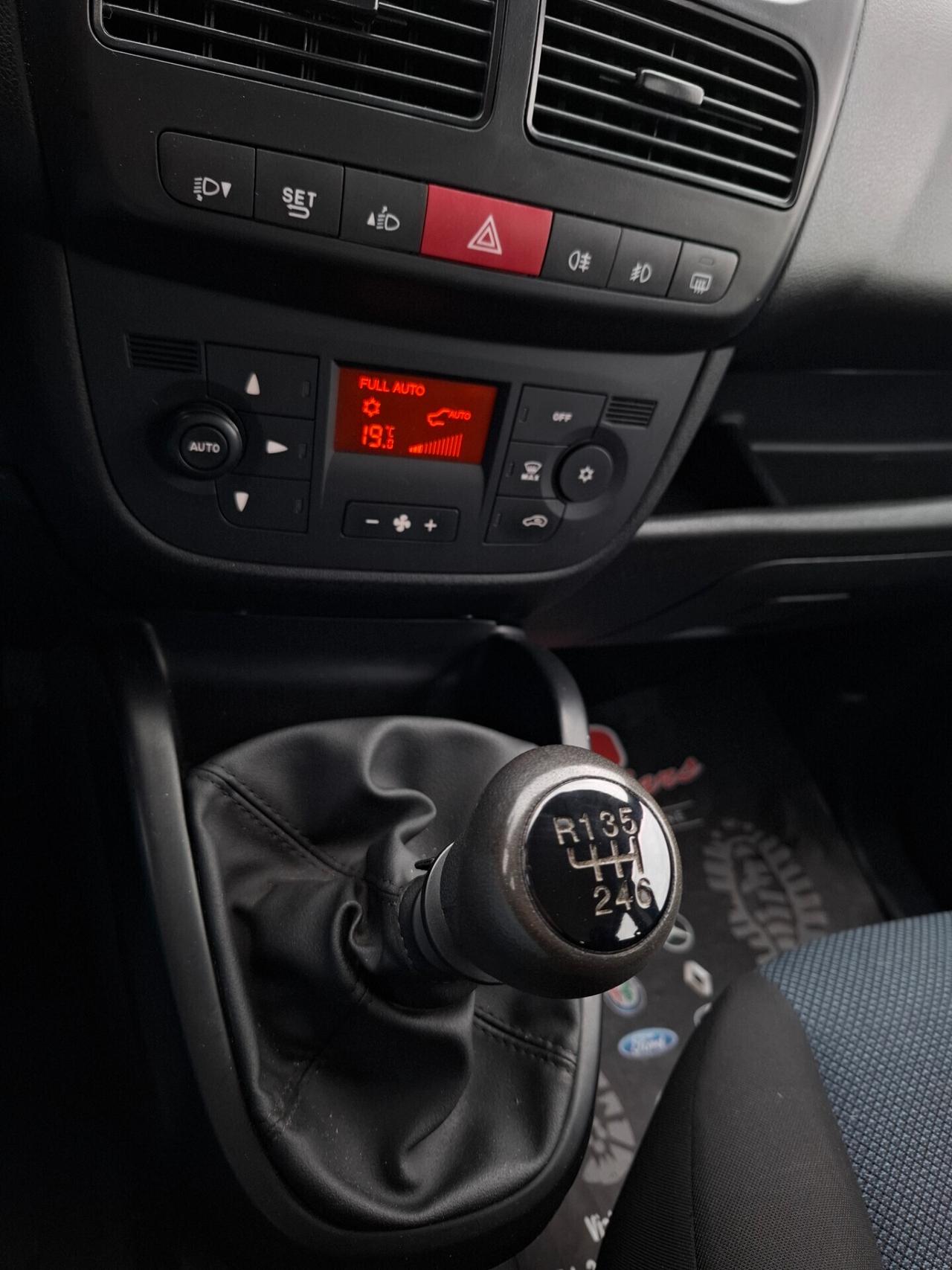 OPEL COMBO 1.6 MJT 120CV 5 POSTI-climatronic*