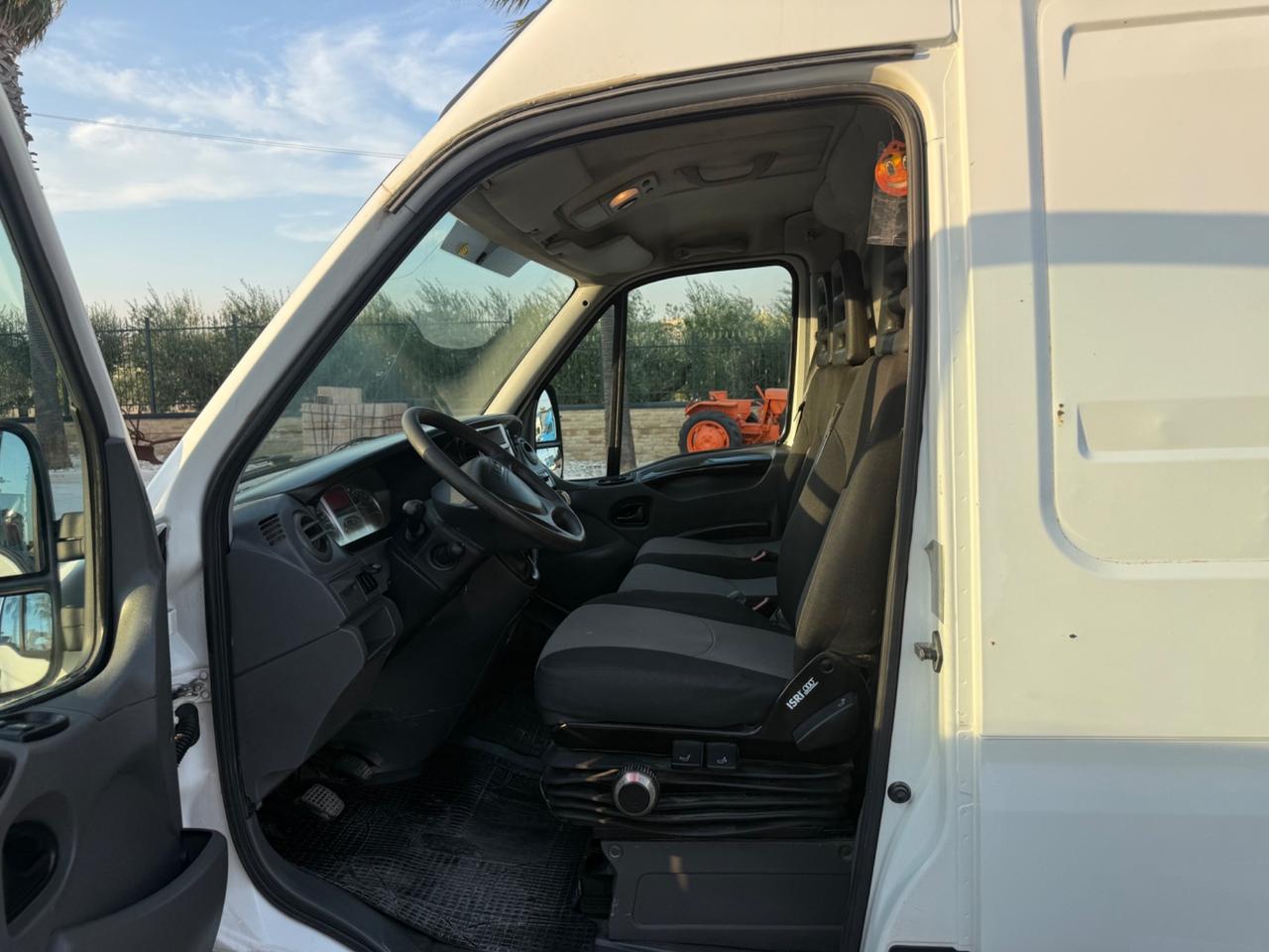 Iveco Daily furgonato 136 cv con clima e vetri elettronici