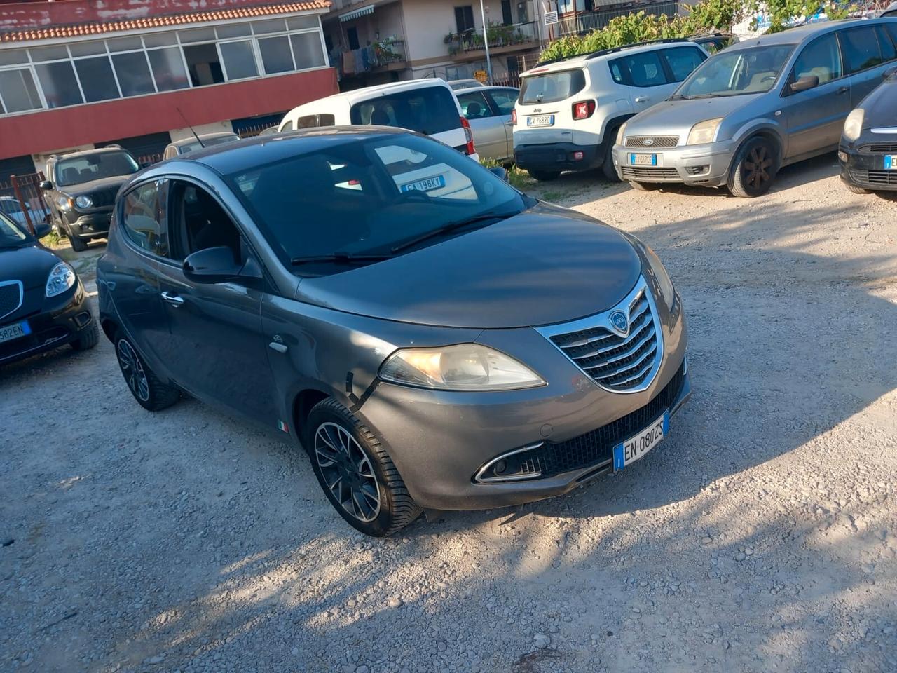 Lancia Ypsilon 1.3 MJT 75 CV Unyca