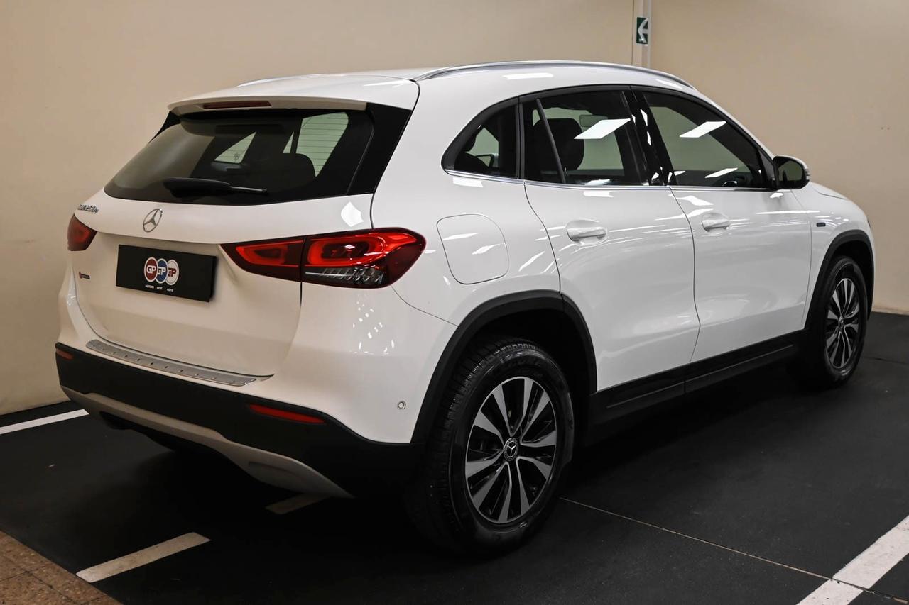MERCEDES GLA (H247) GLA 250 e EQ-Power...