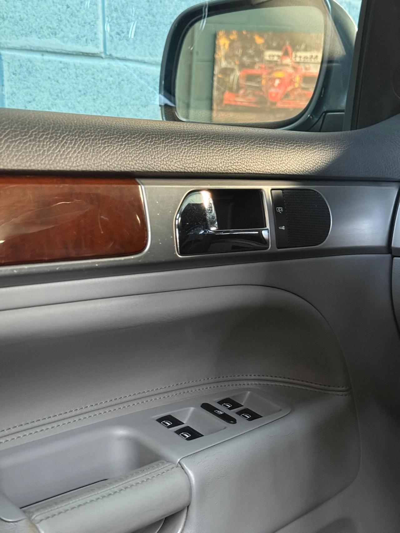 INTROVABILE TOUAREG 4.2 V8 ASI E GANCIO TRAINO