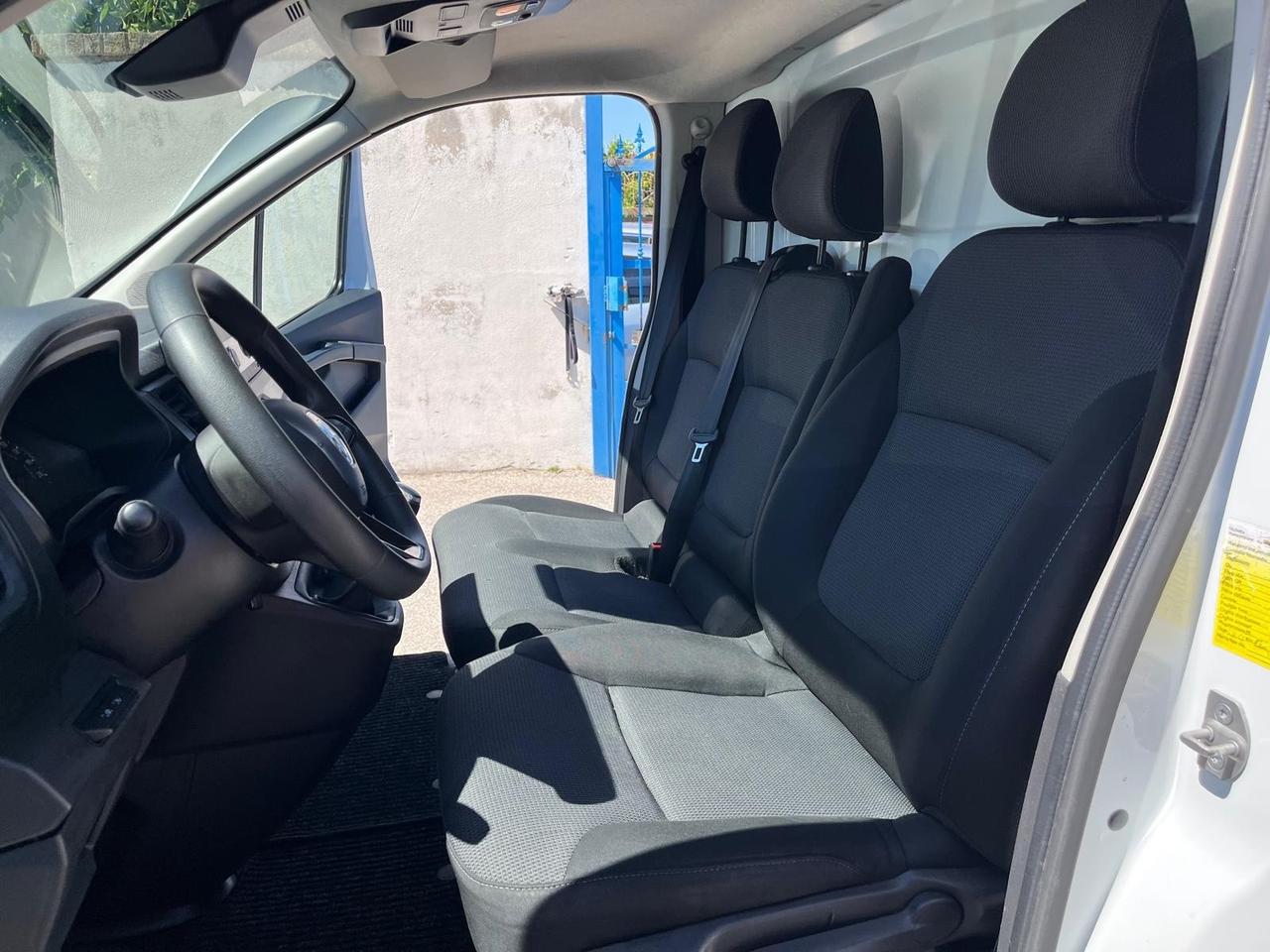 Renault trafic cargo-2.0 dci-2022
