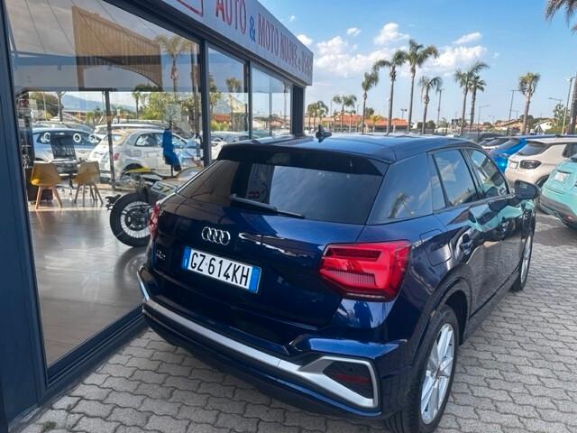Audi Q2 35 TFSI Identity Black