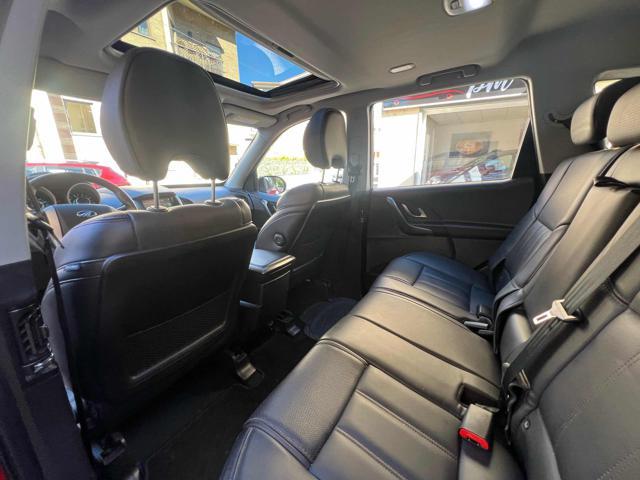 MAHINDRA XUV500 2.2 16V FWD W10