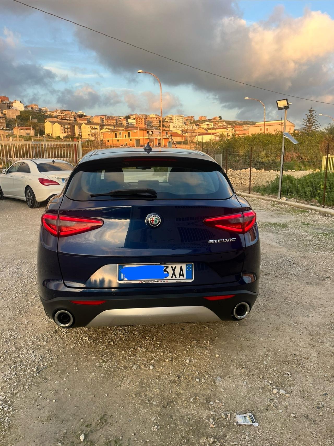 Alfa Romeo Stelvio 2.2 Turbodiesel 180 CV navigatore fari uxseno