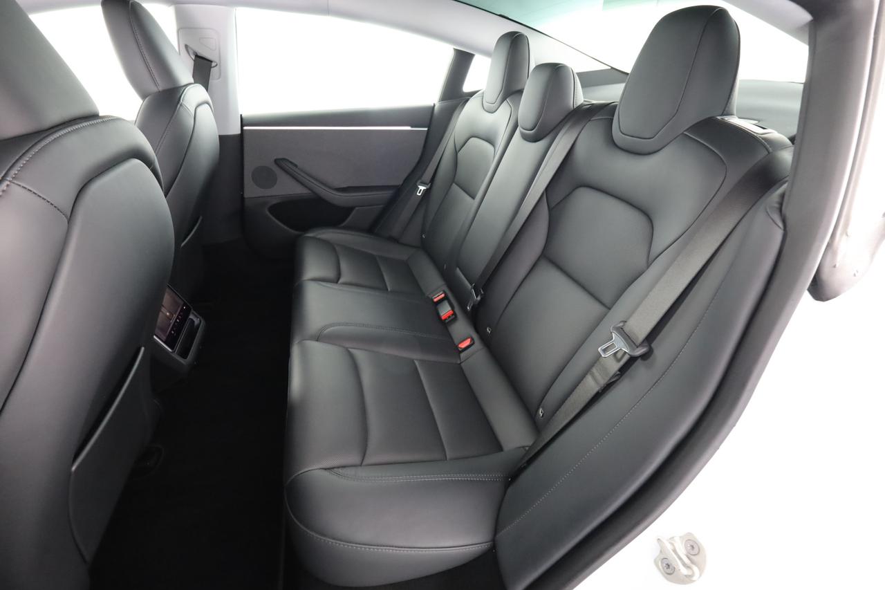 TESLA Model 3 NV35 RWD Premium