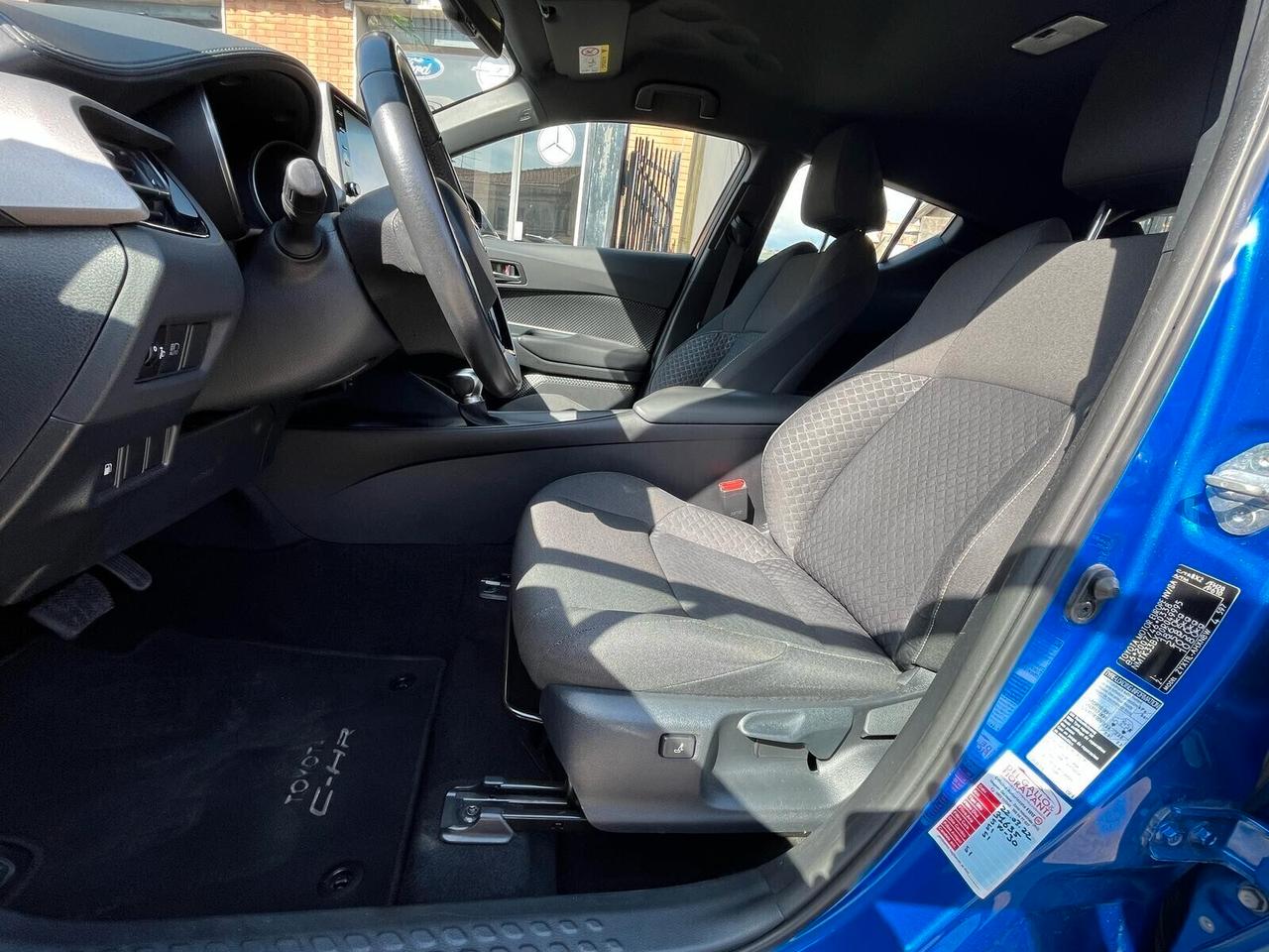 Toyota C-HR 1.8 Hybrid E-CVT Business