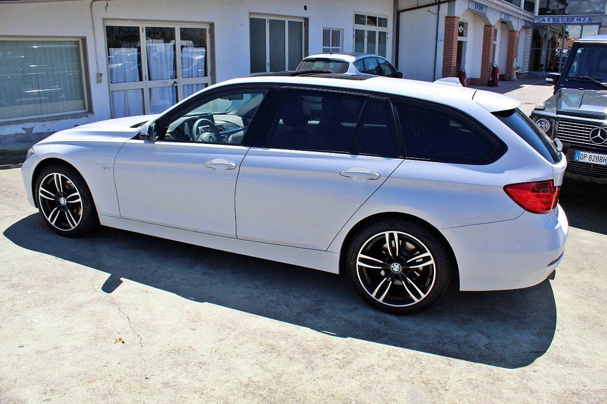 BMW - Serie 3 Touring - 320d Modern