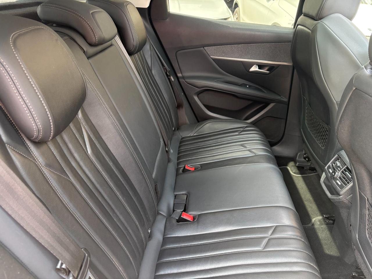 Peugeot 3008 PureTech Turbo 130 S&S Allure