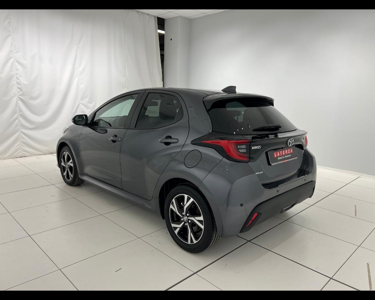 TOYOTA Yaris 1.5h Trend