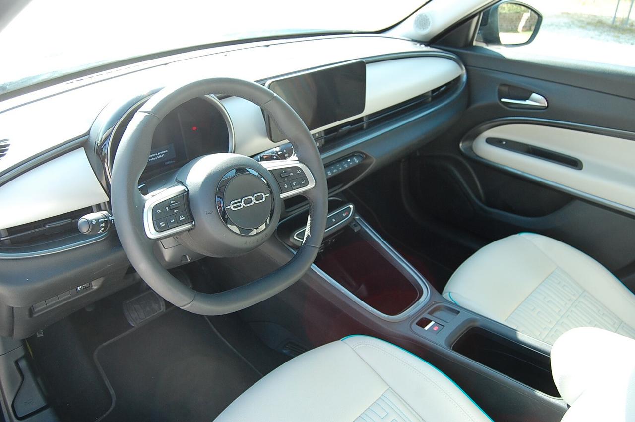 Fiat 600 Hybrid 110 CV DCT MHEV La Prima
