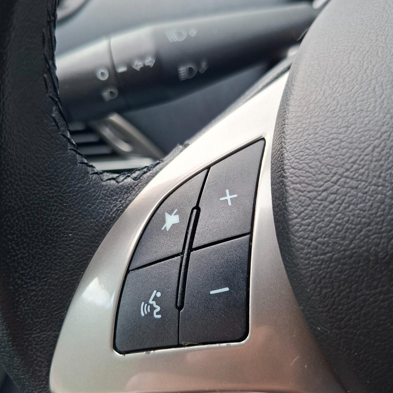 Lancia Ypsilon 1.0 Bz 70 Cv Hybrid Gold