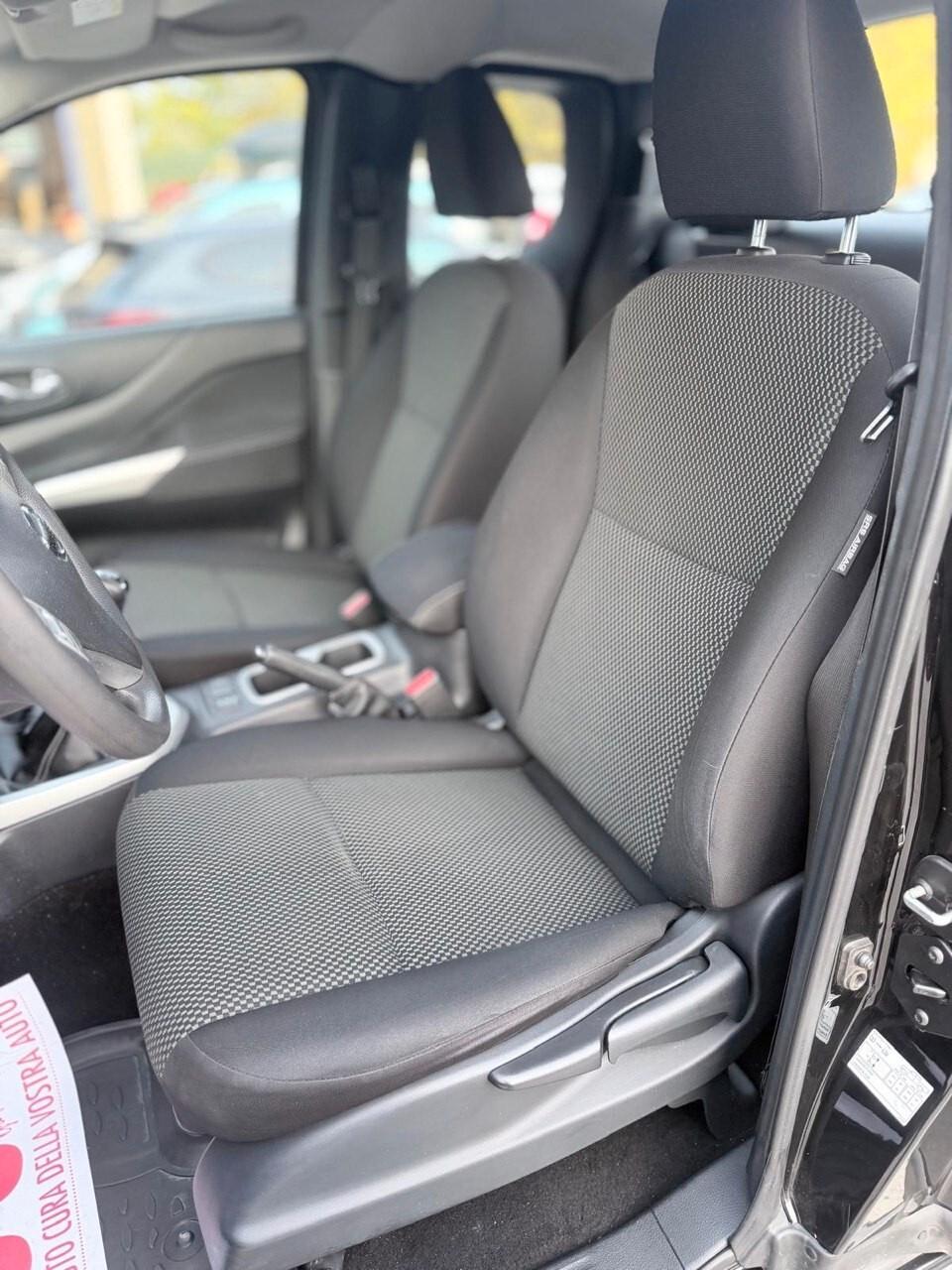 Nissan Navara 2.3 dCi 4WD King Cab Acenta