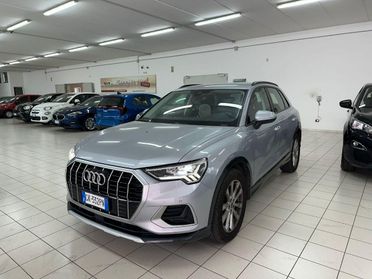 AUDI - Q3 - 35 TDI S tronic Business Advanced