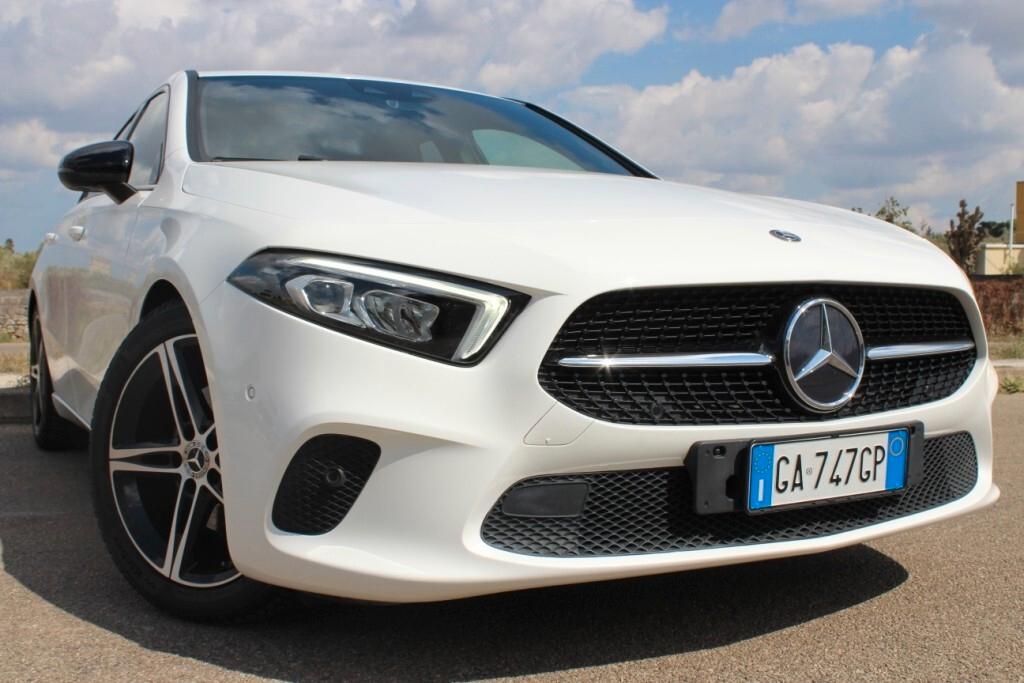 MERCEDES Classe A 200 d Aut. Sport *Luci Ambiente