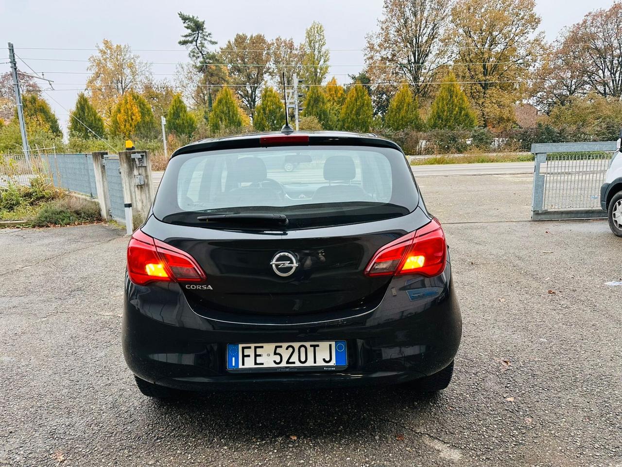 Opel Corsa 1.4 90CV GPL Tech 5 porte b-Color