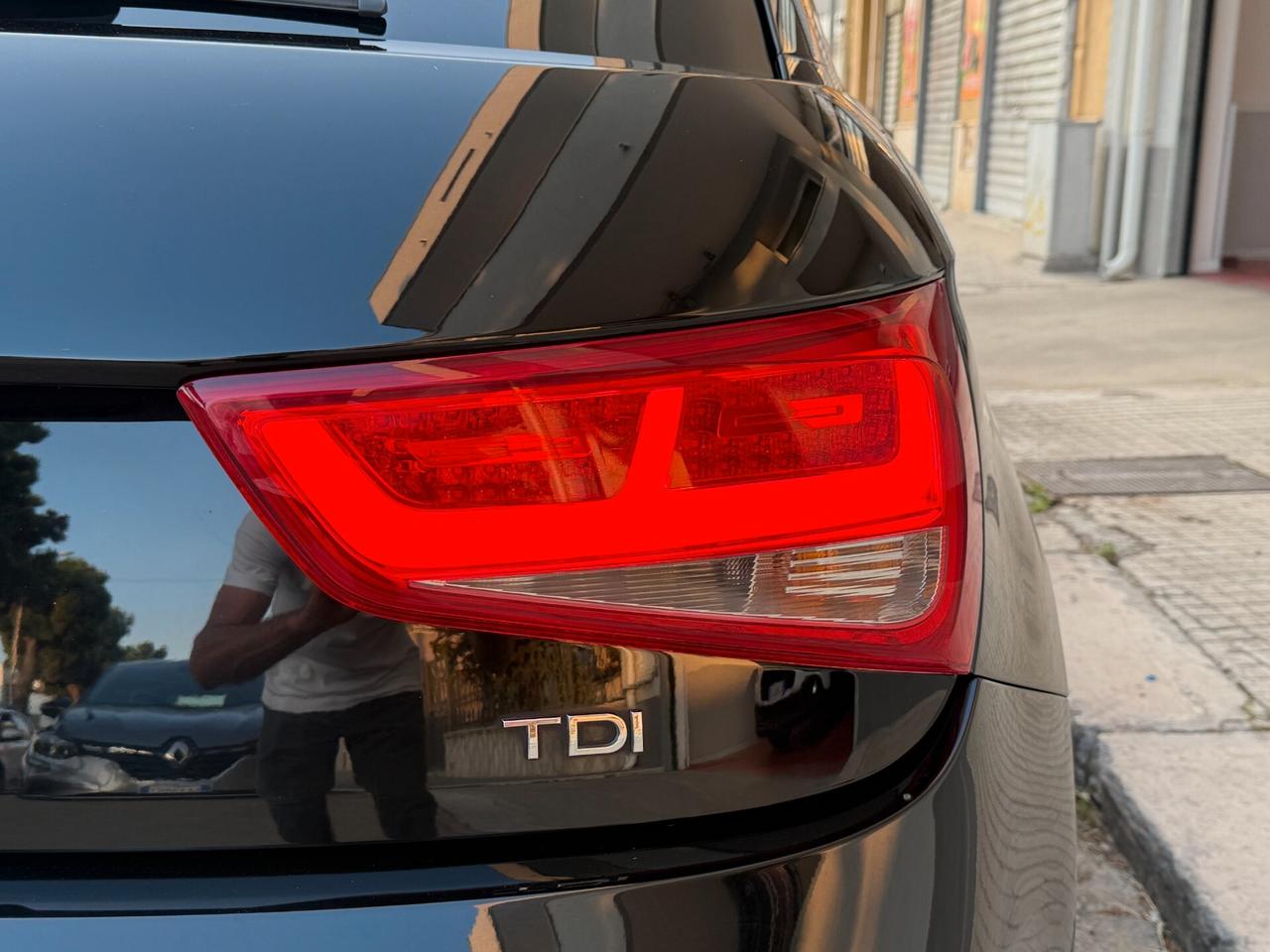 Audi A1 SPB 1.6 TDI 105CV NAVI LED - 2012