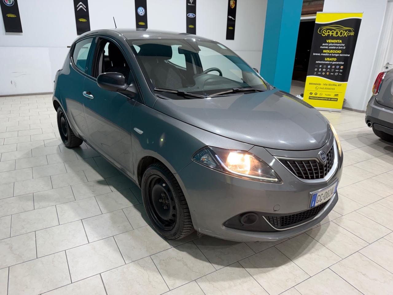 Lancia Ypsilon 1.0 FireFly 5 porte S&S Hybrid Ecochic Silver